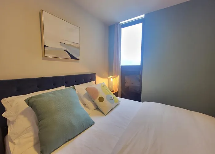 Cosmopolitan Apt 1407, 5 Star Facilities, 15M Sjo Airport, Parking, Pool, Gym