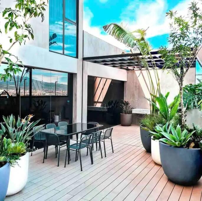 Cosmopolitan 1407, 5 Star Facilities, 15m Sjo Airport, Parking, Pool, Gym Apartment *