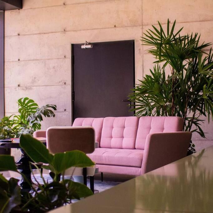Apartment Cosmopolitan 1407, 5 Star Facilities, 15m Sjo Airport, Parking, Pool, Gym
