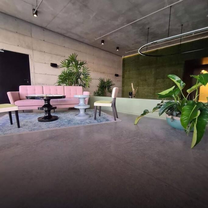 Cosmopolitan 1407, 5 Star Facilities, 15m Sjo Airport, Parking, Pool, Gym * San Jose (San Jose)