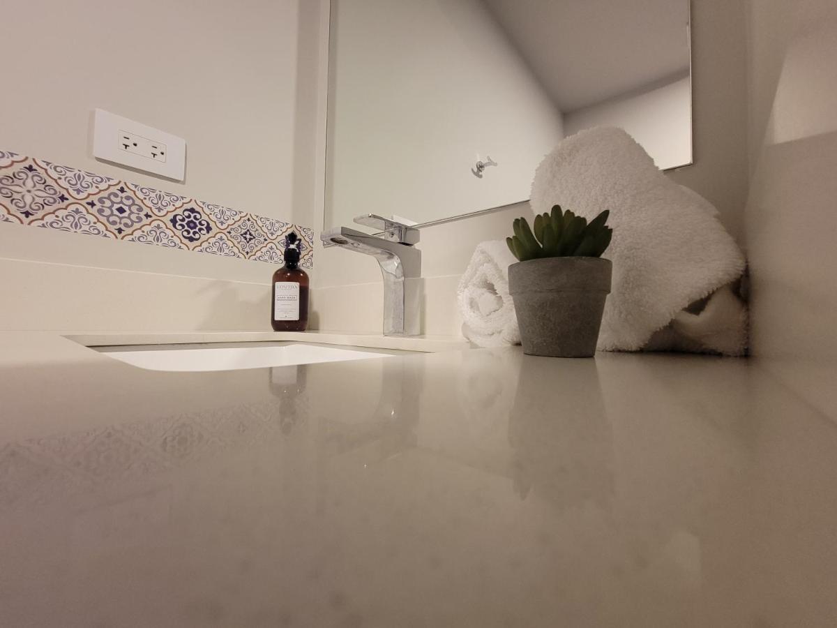 Apartment Cosmopolitan 1407, 5 Star Facilities, 15m Sjo Airport, Parking, Pool, Gym
