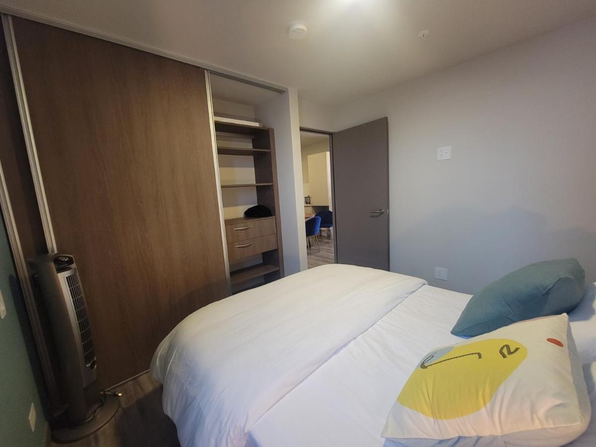 Cosmopolitan 1407, 5 Star Facilities, 15m Sjo Airport, Parking, Pool, Gym Apartment